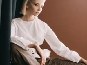 【週3～ / 時短も相談OK】即日～2ヶ月短期＜BABYLONE(バビロン) 　新宿ルミネ＞オリジナル+セレクト◇自己表現を楽しむスタイルを提案するブランドでレディースアパレル販売◇ 時給1500円＋交通費 / 週払いOK / 20代.30代.40代女性スタッフさん活躍中！＜専用フォームの返信＆オンラインで登録OK＞tan-A-babil①