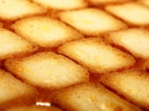 洋菓子デビュー歓迎！即日～長期 ＜洋菓子販売　羽田空港＞時給1700円＋交 / 週払いOK◇お土産市場でも上位！国内外問わず知名度高め！多くの人気商品を発信する有名洋菓子ブランド◇9:00～21:30内シフト制◇学生.20代.30代.40男女スタッフさん活躍中！＜専用フォーム返信＆オンラインで簡単登録＞FD-T-gps-long②