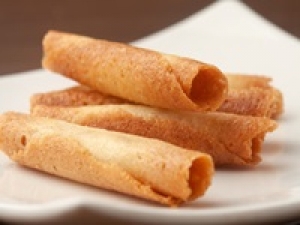 ◆即日～長期(スタート日相談OK)【未経験OK】日給12000円＋交通費『渋谷東急フードショー』ロール型のクッキーは代表商品！手土産、日本土産の大定番！箱入り・袋入り洋菓子販売◇20代.30代.40代女性活躍中！＜専用フォーム返信＆オンラインで登録OK＞FD-T-yoku-long-mane