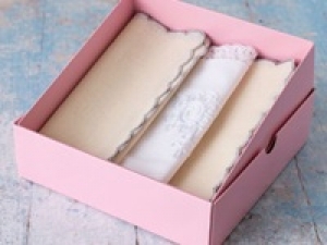 【月10～20日勤務】即日～3/末＜日本橋三越＞豊富なカラバリやアーテイストとのコラボも人気！ハンカチーフ専門店で期間限定の販売STAFF◇日給10500～11000円＋交通費  / 私服勤務 /  20代.30代.40代.50代女性スタッフ活躍中！＜専用フォームの返信＆オンラインで簡単登録＞tan-A-clasi