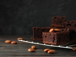 ■■大量募集■■ 未経験OK！【洋菓子の短期催事販売】短期＜6/8～6/21　品川エキュート＞時給1450～1550円＋交通費 / 週払いOK◇生チョコレートのようなブラウニー専門店！カカオ香る極上ブラウニーが人気のお店で販売◇週3～5日 / スニーカーOK◇学生さん/20代.30代.40代男女活躍中！＜専用フォーム返信＆オンラインで簡単登録＞tan-F-shuku①-cote