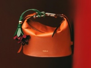 【10/16～10/23　催事販売スタッフ】＜仙台藤崎＞人気ランキング上位！イタリア有名ブランド『FURLA (フルラ)』でバッグや革小物の販売◇時給1450円＋交通費 / 週払いOK / 20代.30代.40代女性活躍中！＜専用フォームの返信＆オンラインで簡単登録＞tan-A-fur