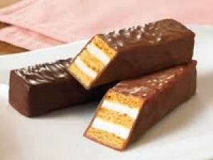 長期＜洋菓子販売 / 東京大丸＞スタート日相談OK◇時給1500円＋交 / 週払いOK◇チョコレートでコーテイングしたミルフィユ菓子発祥◇個包装＆オシャレなパッケージ◇一口サイズのプチフールや焼き菓子などギフトにも喜ばれる人気ブランド◇20代.30代.40代前半の女性スタッフさん多数活躍中！＜専用フォーム返信＆オンラインで簡単登録＞FD-T-ruru①