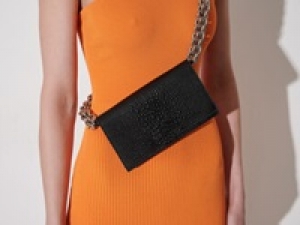 ■即日～長期■時給1500円(経験有)＋交■＜大宮ルミネ＞大人気！NY生まれの有名ブランドで販売◇スタイリッシュで使い心地良いアイテムはオフィスでもプライベートでも活躍◇バッグ・レザー小物＆ジュエリー・アクセサリー＆シューズ＆時計など【週払いOK・社販なし / 制服貸与・社保有給完備・20代,30代女性スタッフ活躍中】＜専用フォーム返信＆オンラインで簡単登録＞AP-T-micha-in