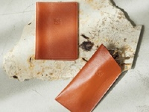 【クリスマスSALE販売補助】12/1～12/26 (期間中11日間）時給1450～1500円＋交通費 / 週払いOK【IL BISONTE（イル ビゾンテ）新宿ルミネエスト】◆未経験歓迎◆カジュアル×シックなスタイルで人気！フィレンチェ発のレザーバッグ＆小物の販売◇私服◇人気のお仕事なので早めのエントリーがおすすめ！学生.20代30代男女活躍中！＜専用フォーム返信＆オンラインで簡単登録＞tan-A-Xmas-ilbiso