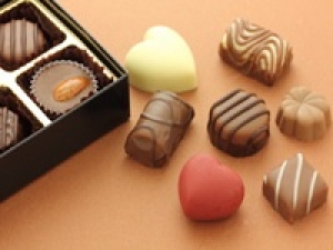 未経験歓迎◇洋菓子販売デビュー歓迎【チョコレート催事販売】12/9(設営)～12/22＜川越丸広＞リーフ型のチョコレートやロリポップ型チョコレート、キュートなビジュアルなチョコレートが揃うSHOPで販売【実働6～7.5H】時給1350～1450円 / 交通費支給 / 週払いOK / 書類選考のみ / スニーカーOK / 学生.20代.30代.40代.50代女性活躍中！＜専用フォーム返信＆オンラインで簡単登録＞ttan-F-monro.lepp.bell①