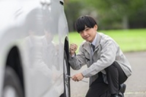 ■即日～長期■未経験OK！学生・フリーター活躍中！有名レンタカー店舗で洗車・回送スタッフ【東川口】所有するレンタル用車両の洗車や点検・車両移動など■車好きなら初心者でも簡単な作業です！■時給1400円～1500円/月収例24万円/交通費支給/週払いOK/制服貸与あり■20代～50代男女活躍中！＜専用フォーム返信＆オンラインで簡単登録＞ OF-T-renta-d