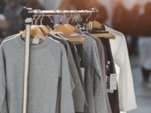 好条件 / 高待遇 【2/17（火）搬出　16:00～21:00予定】短期・単発＜町田小田急＞時給1550円＋交通費◇隙間時間にお仕事 / 扶養内 / 書類選考のみ / アパレルPOPUPショップの搬出◇私服◇学生.20代.30代.40代.50代男女スタッフさん活躍中！＜専用フォームの返信＆オンラインで登録OK＞tan-A-han-save