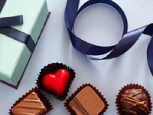 毎年大人気の為早期募集スタート！未経験OK / 書類選考のみ【バレンタイン催事2026年】1/28～2/15 (1/27設営）＜BRUYERRE(ブリュイエール)　浦和伊勢丹＞ベルギー発のショコラティエ◇見た目も華やかな限定バレンタインチョコレートの販売◇時給1450～1550円＋交通費 / 週払いOK◇学生.20代.30代.40代.50代女性スタッフさん活躍中！＜専用フォーム返信＆オンラインで簡単登録＞tan-O-VD-wis-bur